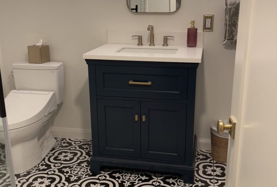 Stop saying that you don't have space to have the bathroom design of your dreams, you haven't found the Almeida tile yet Request a quote and we will work to bring your dream project to life. #project #project finished #pennsylvania #new Jersey #delaware #construction #home #remodeling #renovation #Home #Exterior design #interior design #bathroom less